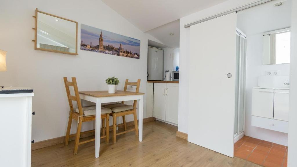 Enjoy The Alfalfa Apartment Sevilla Bagian luar foto