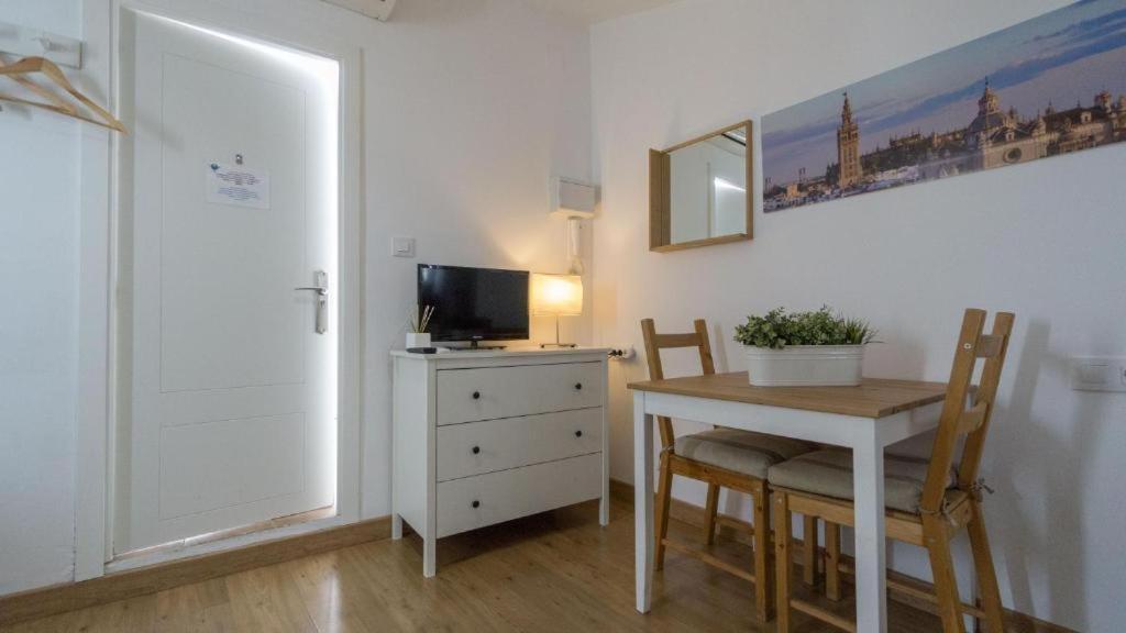 Enjoy The Alfalfa Apartment Sevilla Bagian luar foto