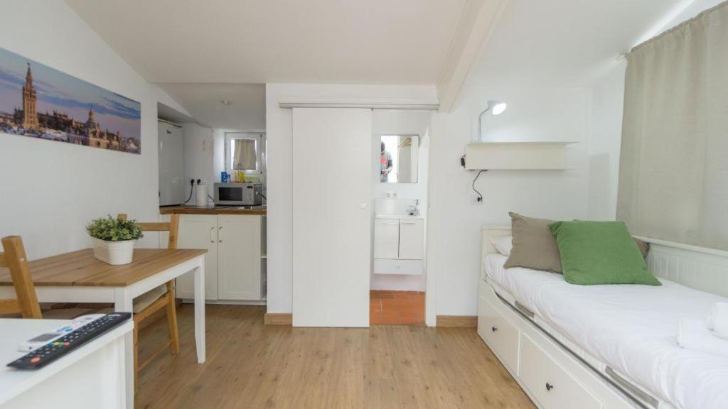 Enjoy The Alfalfa Apartment Sevilla Bagian luar foto